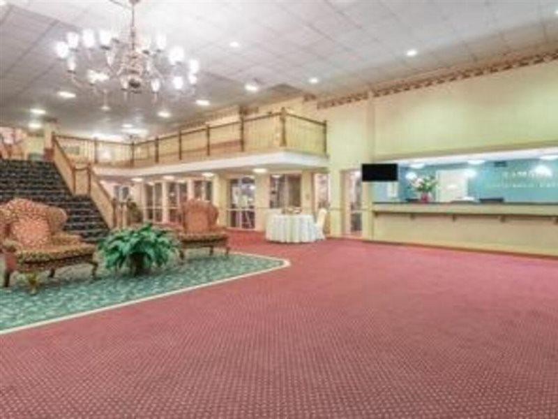 Hotel Ramada Conference Center Morgantown Zewnętrze zdjęcie