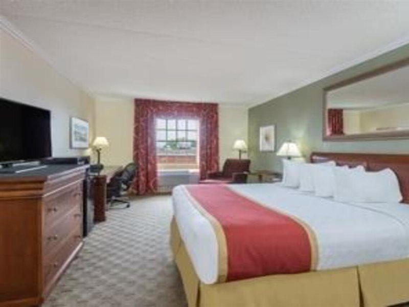 Hotel Ramada Conference Center Morgantown Zewnętrze zdjęcie
