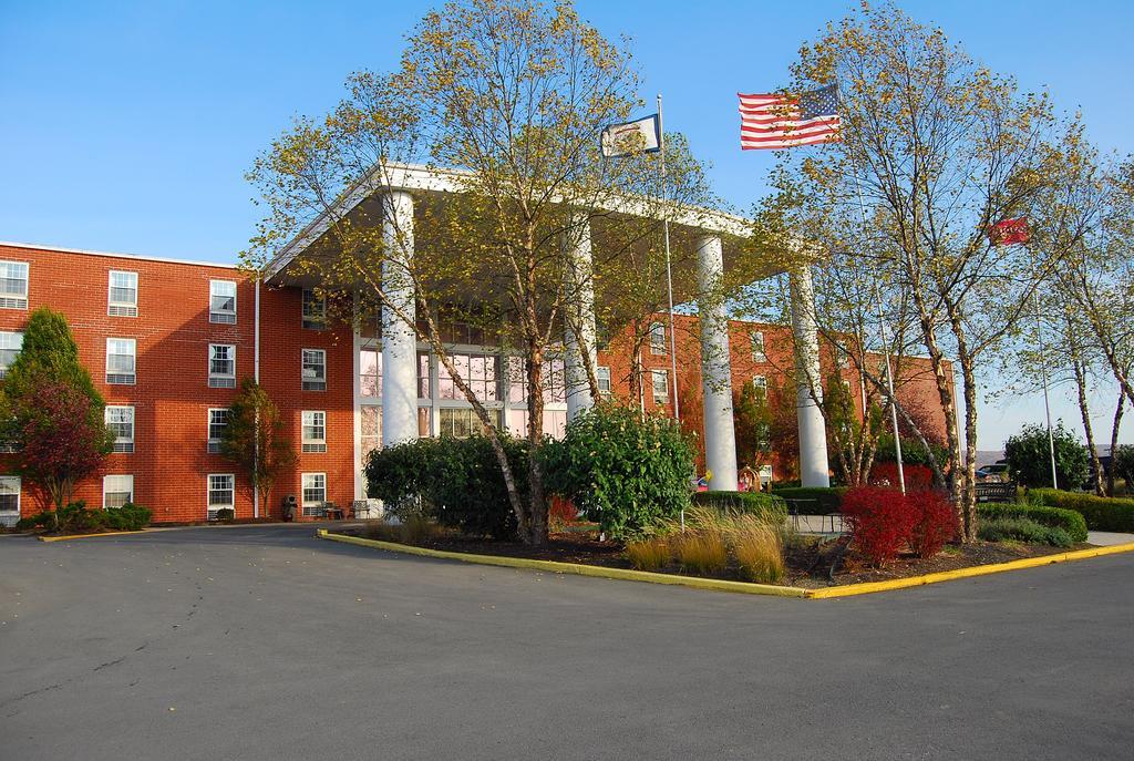 Hotel Ramada Conference Center Morgantown Zewnętrze zdjęcie